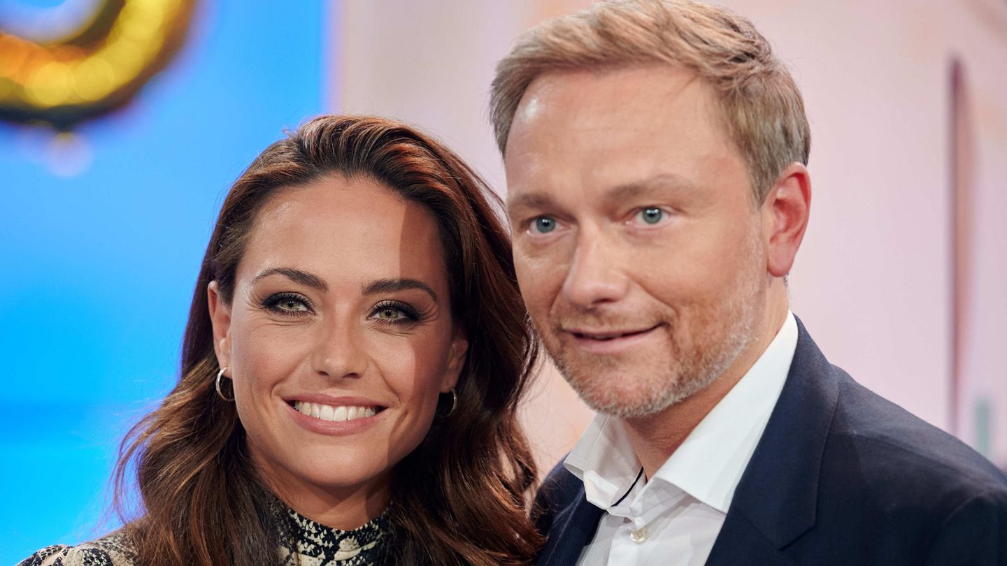 Christian Lindner and Franca Lehfeldt are married by the Mayor of Sylt