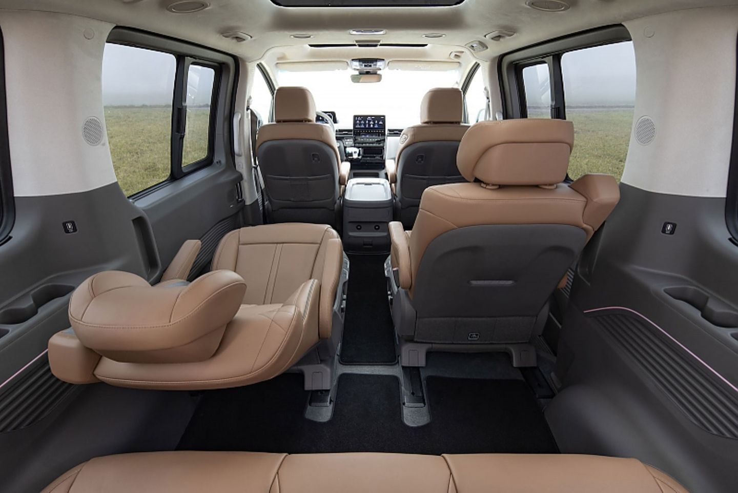 Hyundai Staria 2.2 CRDi 4WD Signature