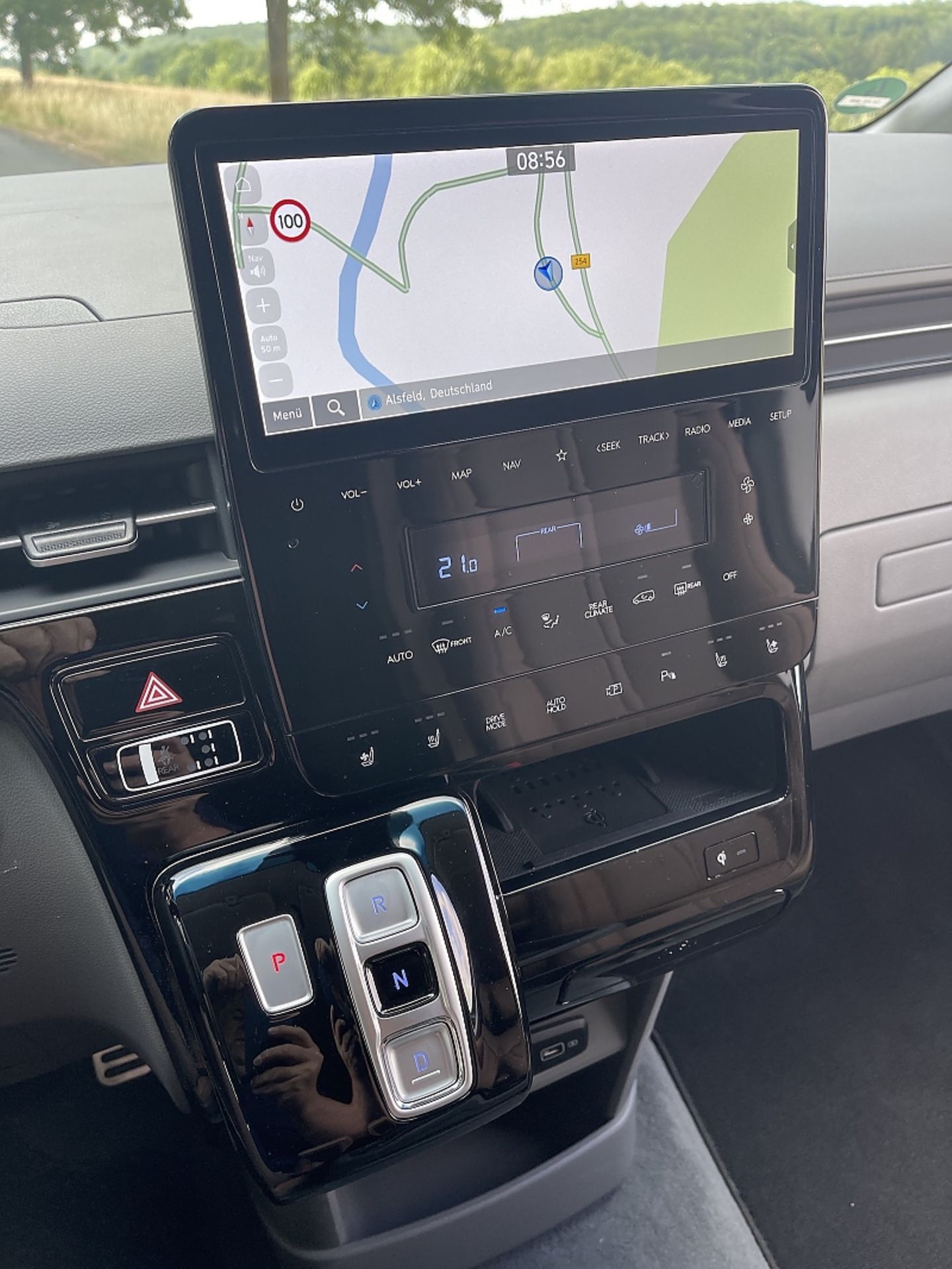 Hyundai Staria 2.2 CRDi 4WD Signature