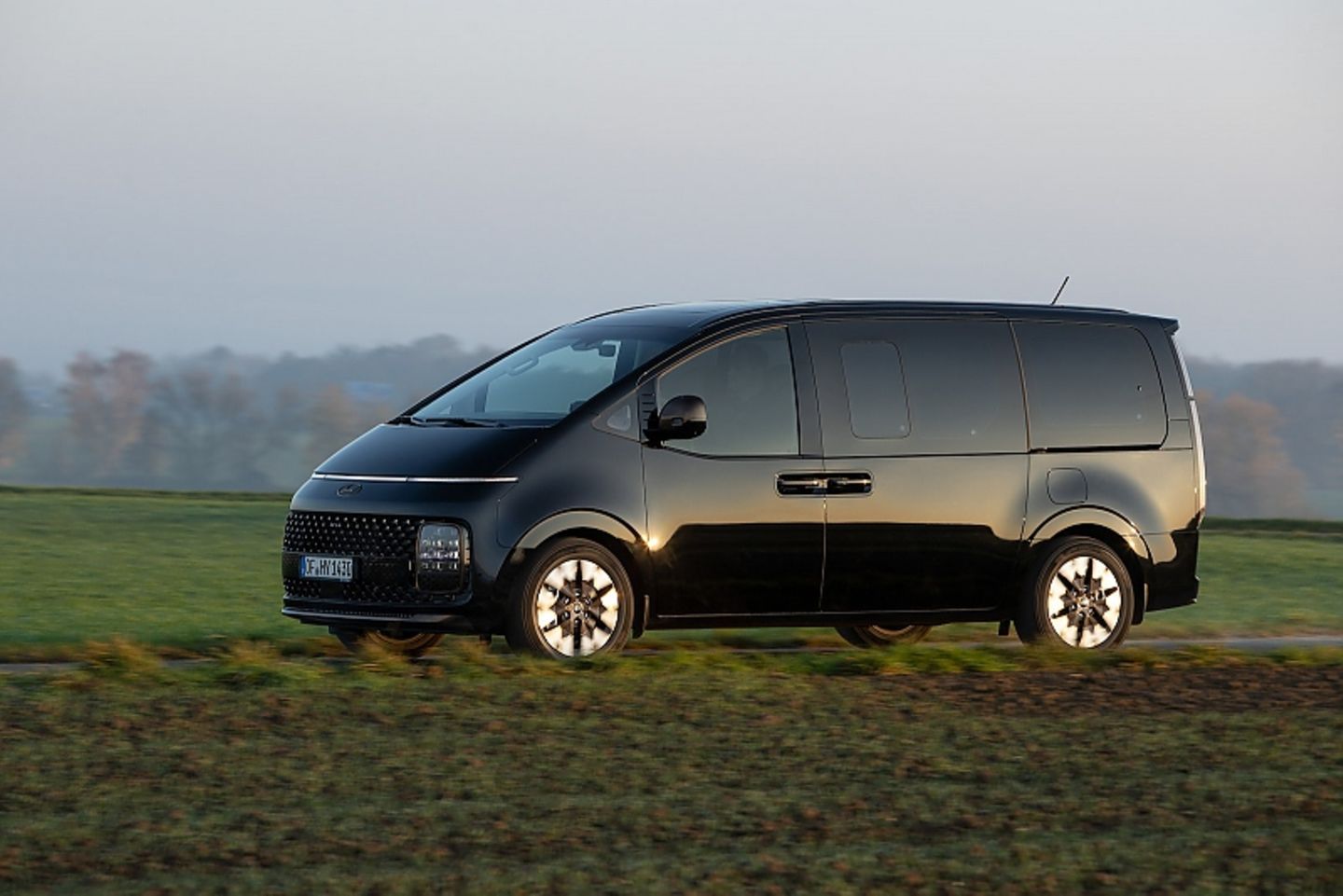 Hyundai Staria 2.2 CRDi 4WD Signature