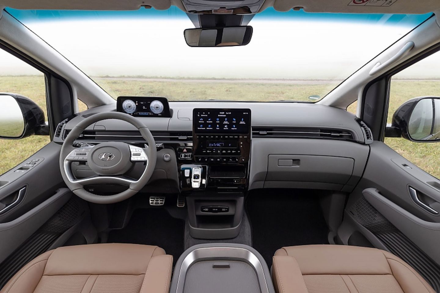 Hyundai Staria 2.2 CRDi 4WD Signature