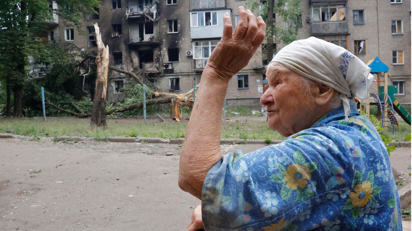 Fighting in Donetsk: governor calls on civilians to flee