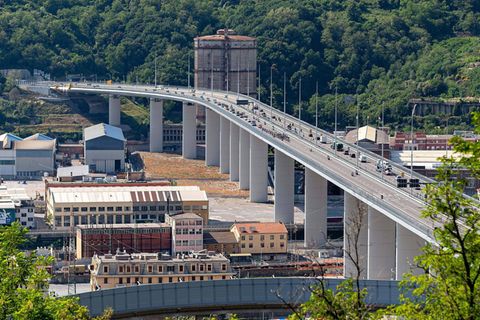 Die neu errichtetet Morandi-Brücke in Genua