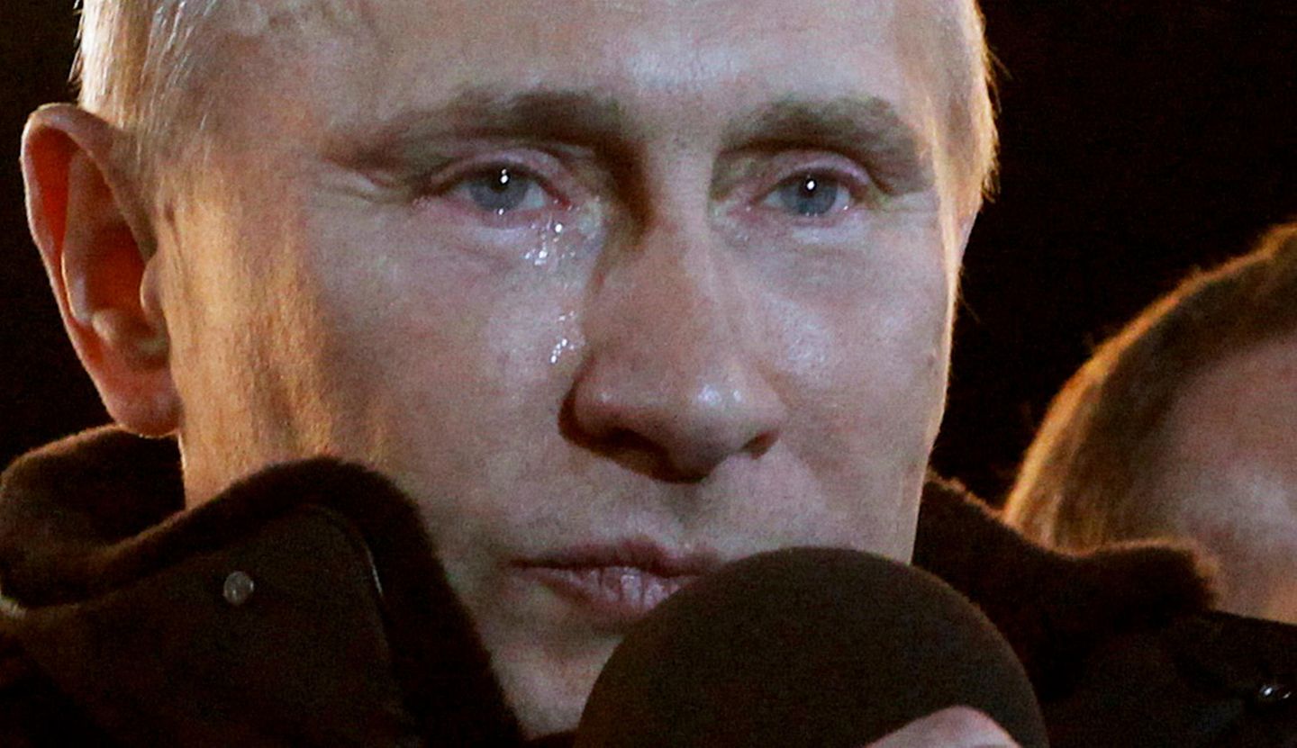 Mit Tränen in die dritte Amtszeit Medwedew erweist sich als äußert nützlicher Interimspräsident. Seine demonstrative Naivität lässt Putin als einen unersetzlichen Führer Russlands erscheinen. 2011 kündigt Putin an, als Präsident in den Kreml zurückkehren zu wollen, nachdem die präsidialen Amtszeiten auf zweimal sechs Jahre ausgeweitet worden sind. Am 4. März gewinnt Putin im ersten Wahlgang und feiert mit Tränen, die er hemmungslos über sein Gesicht kullern lässt, seinen Sieg.