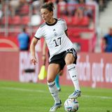 Felicitas Rauch (defensive Außenbahn, VfL Wolfsburg, 26): Als Linksverteidigerin eingeplant. War bei der WM 2019 nur auf Abruf nominiert. Beim VfL "eine zentrale Säule", wie Sportchef Ralf Kellermann sagt. Bezeichnet Liverpools Trent Alexander-Arnold als Vorbild.