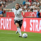 Sara Däbritz (Mittelfeld, Olympique Lyon, 27): Zusammen mit Alexandra Popp und Svenja Huth eine von drei Kapitäninnen. Die Spielmacherin hat beim Champions-League-Sieger Olympique Lyon einen Dreijahresvertrag unterschrieben. Einzige deutsche Feldspielerin aus dem Ausland.