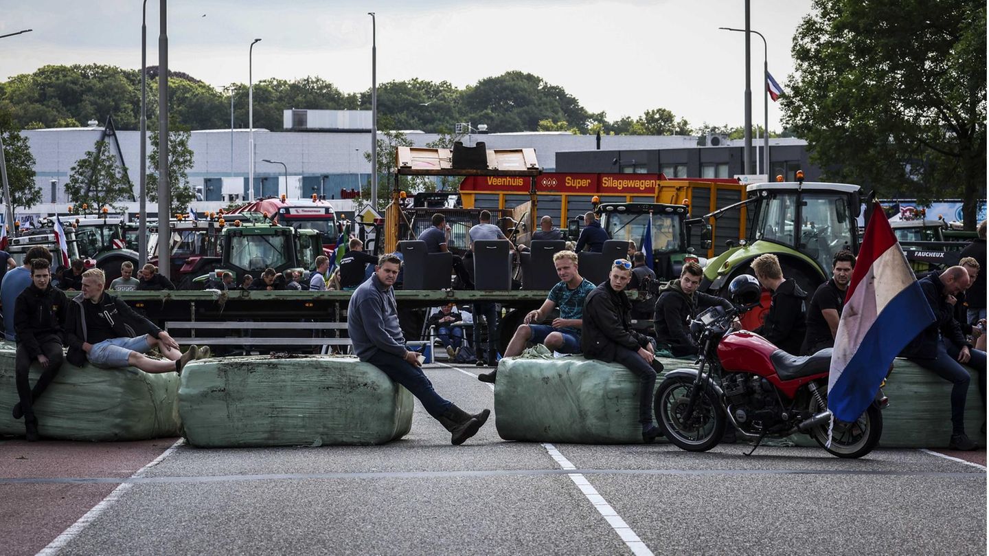 Landwirte blockieren das Verteilzentrum von Albert Heijn