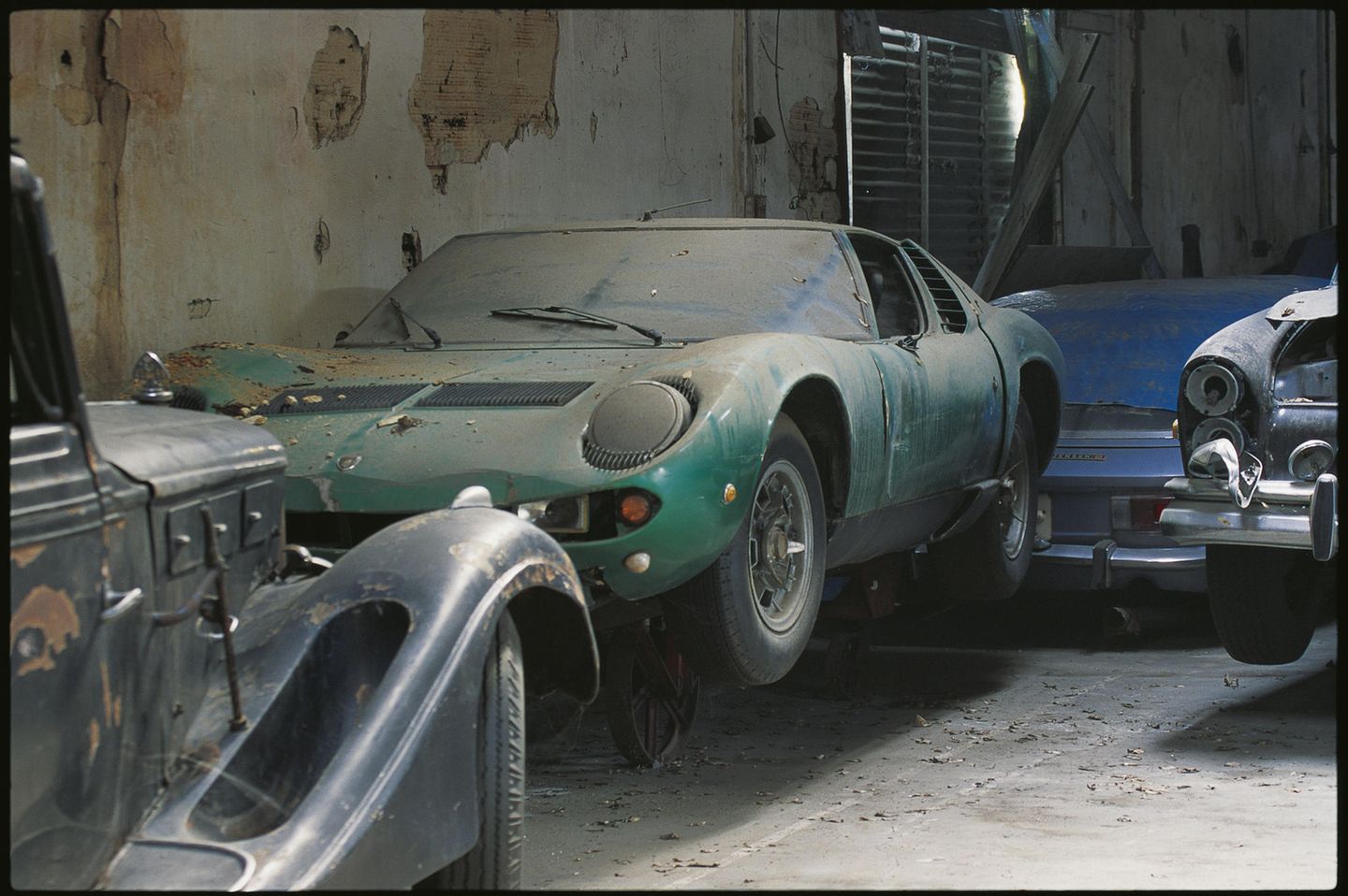 Dieser Miura wurde auf einem Rollwagen aufgebockt.