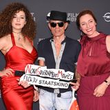 Lemke war von Anfang bis zum Schluss ein unabhängiger Filmemacher. Unermüdlich kämpfte er gegen den subventionierten Kulturbetrieb, polemisierte gegen das "Millionengrab" Filmförderung und das "Staatskino", wie 2016 mit Leila Lowfire und Diana Iljine (r.) beim Filmfest München. Dass es auch anders geht, zeigte er immer wieder mit seinen eigenen Filmen, die ohne großes Budget auskamen.