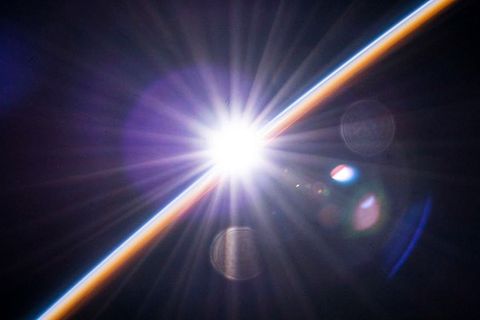 Sonnenuntergang auf der ISS – diesen atemberaubenden Anblick sieht die Crew 16 Mal am Tag