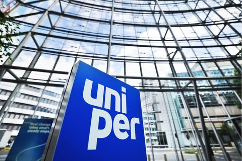 Das Uniper-Logo im Foyer der Hauptverwaltung des Energieversorgungsunternehmens in Düsseldorf