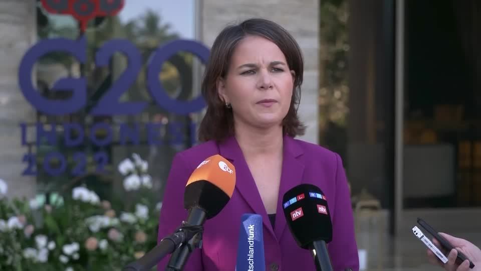 Video: Baerbock: "Kein Millimeter an Gesprächsbereitschaft" auf Seiten Russlands Video: Baerbock: "Kein Millimeter an Gesprächsbereitschaft" auf Seiten Russlands