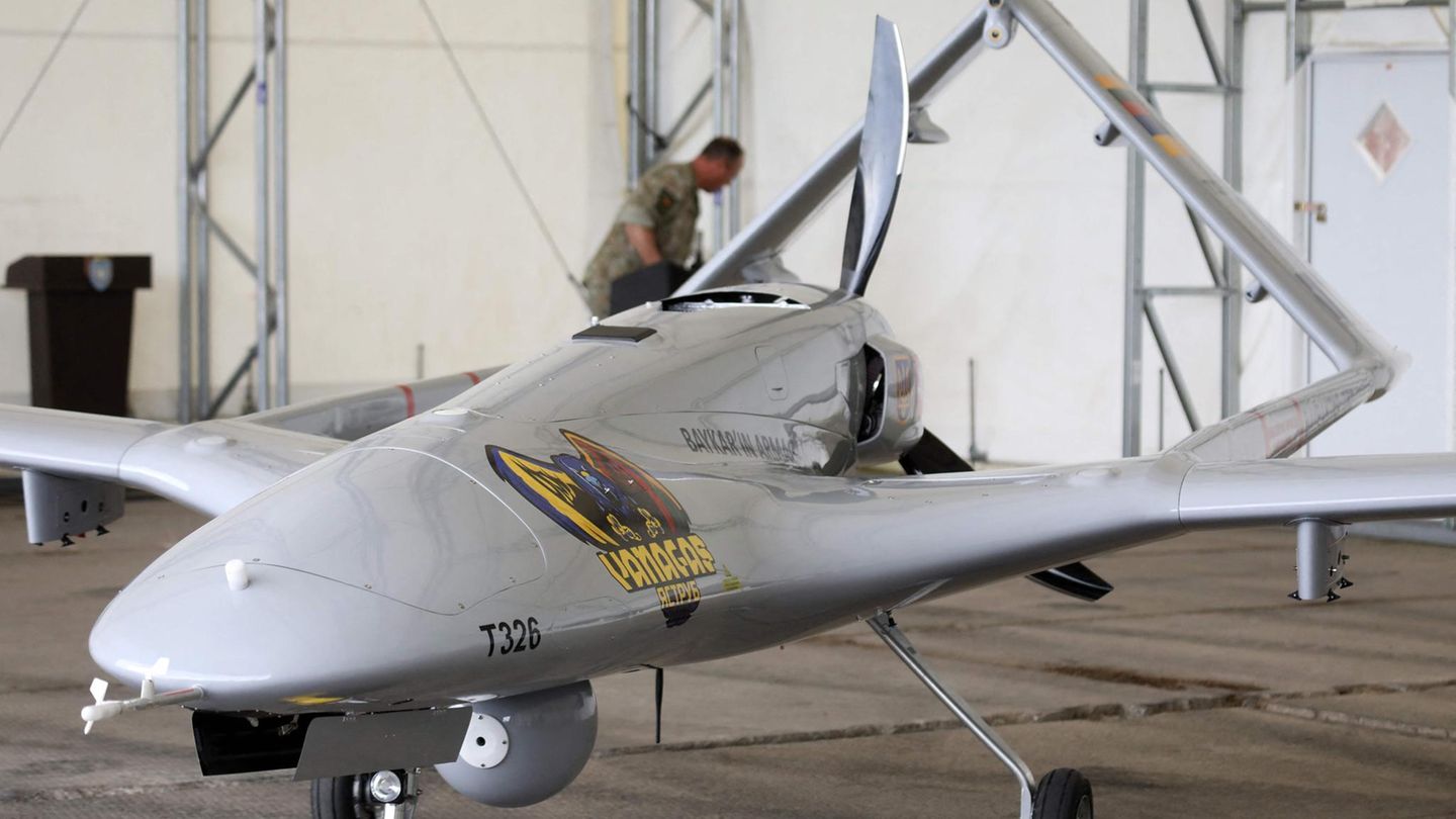Waffen wie diese T-2 Drohne können ohne Halbleiter nicht gebaut werden.