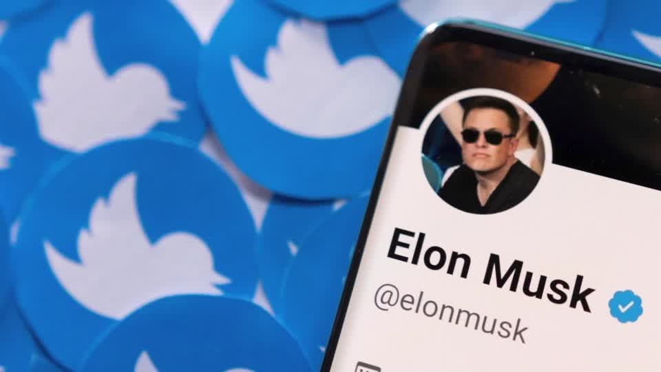 Video: Tesla-Chef Musk bricht Twitter-Übernahme ab