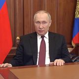 Wladimir Putin bei der Ansprache an seine Nation, in der er de facto sich selbst den Einmarsch in die Ukraine erlaubt