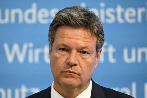 "Wir müssen uns ehrlicherweise immer auf das Schlimmste einstellen und ein bisschen für das Beste arbeiten", so Habeck.