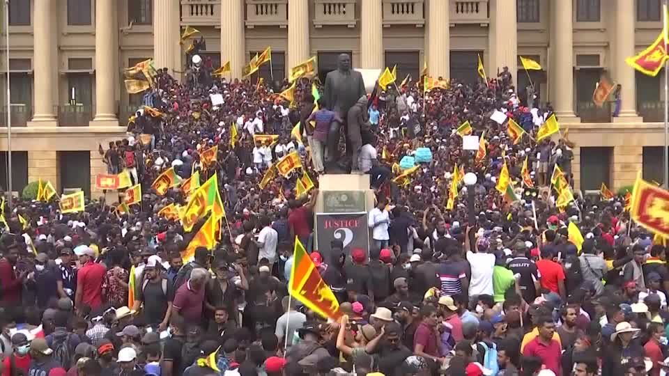 Economic crisis: After massive protests: Sri Lanka's president resigns on Wednesday