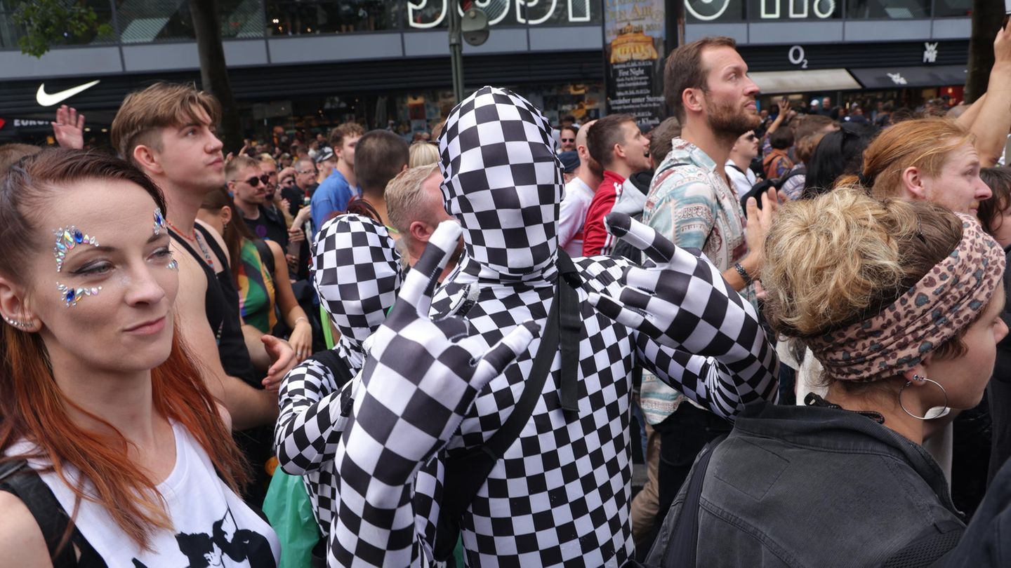 Teilnehmer der Loveparade in Berlin