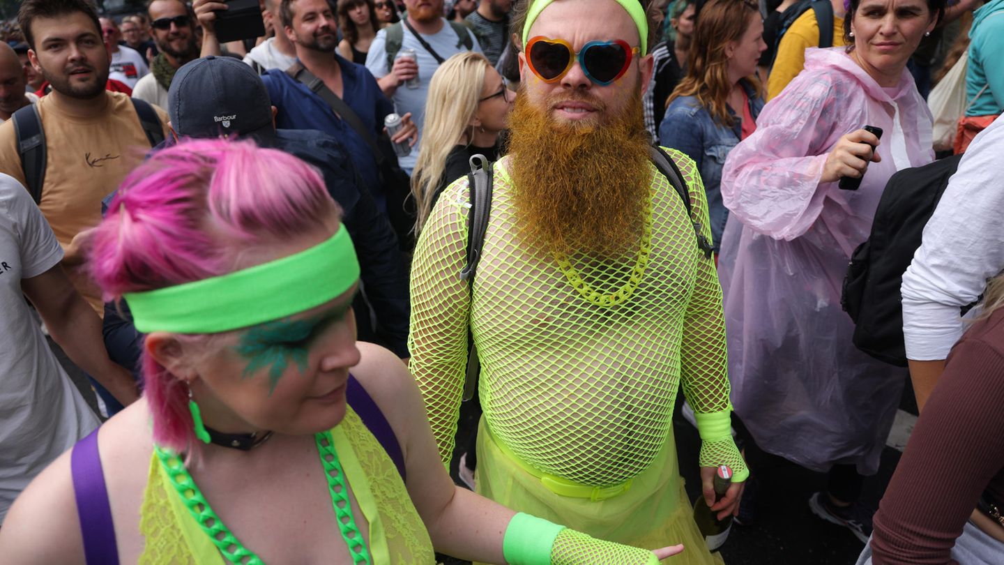 Teilnehmer der Loveparade in Berlin