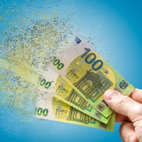 300 Euro bekommen, mindestens 100 Euro zerronnen: Laut Bundesfinanzministerium bleiben durchschnittlich wohl 193 Euro netto.