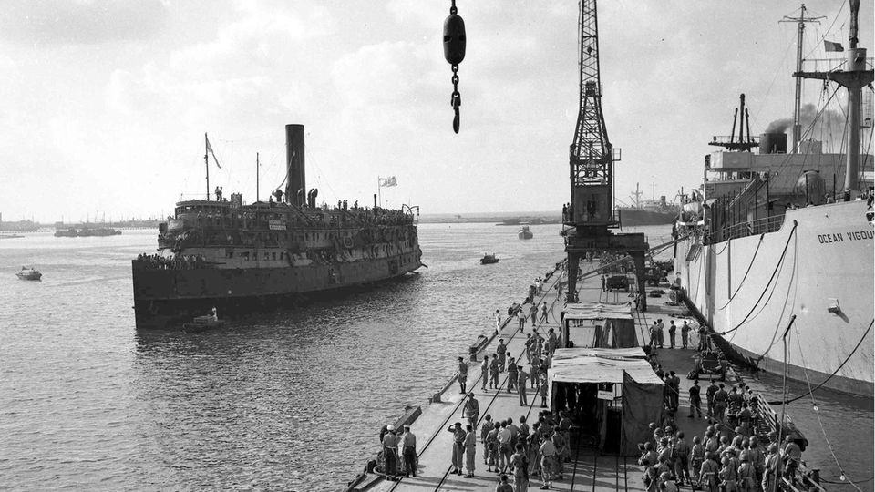 Auf diesem Bild ist die "Exodus 1947" im Hafen von Haifa im damaligen Palästina zu sehen.