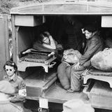 Das Rote Kreuz versorgte Flüchtlinge in der Bahn.