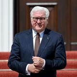 Mit der deutschen Staatsführung hat sich Melnyk schon lange vor dem russischen Angriff auf die Ukraine angelegt – meist mit Bundespräsident Frank-Walter Steinmeier, den er mehrfach offen kritisierte – vor allem für dessen in Melnyks Augen zu Russland-freundlichen Kurs in Steinmeiers Zeit als Bundesaußenminister (2005 bis 2009 sowie 2013 bis 2017).