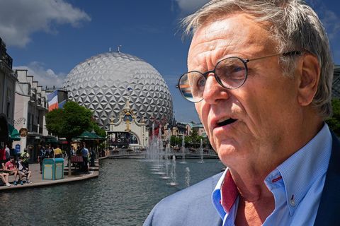 Roland Mack vor dem Europapark in Rust
