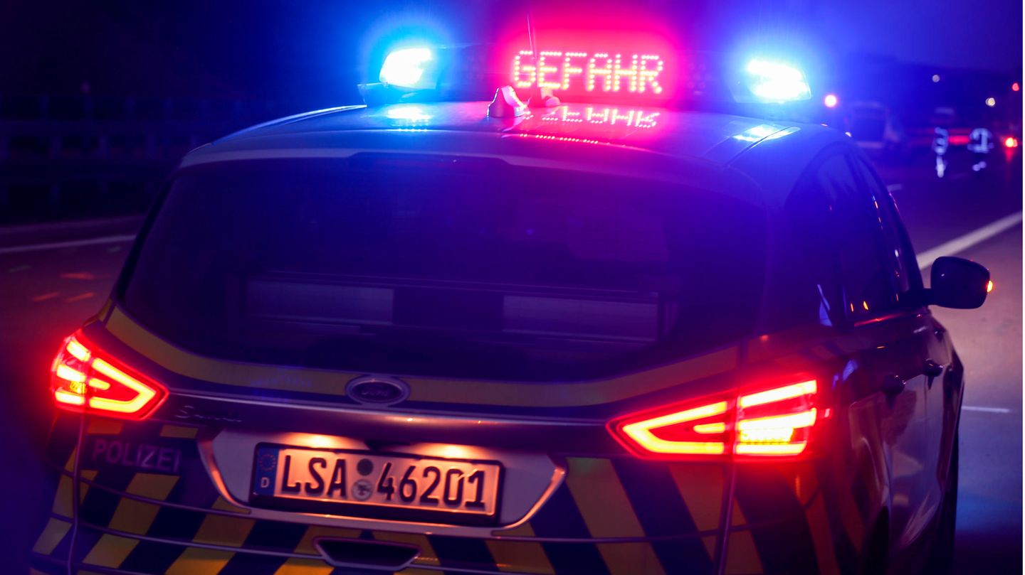 Polizeifahrzeug in Halle