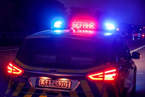 Polizeifahrzeug in Halle