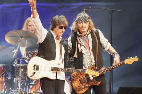 Alt der eine, betont cool der andere: Jeff Beck, 78, und Johnny Depp, 59, bei einem Konzert in London