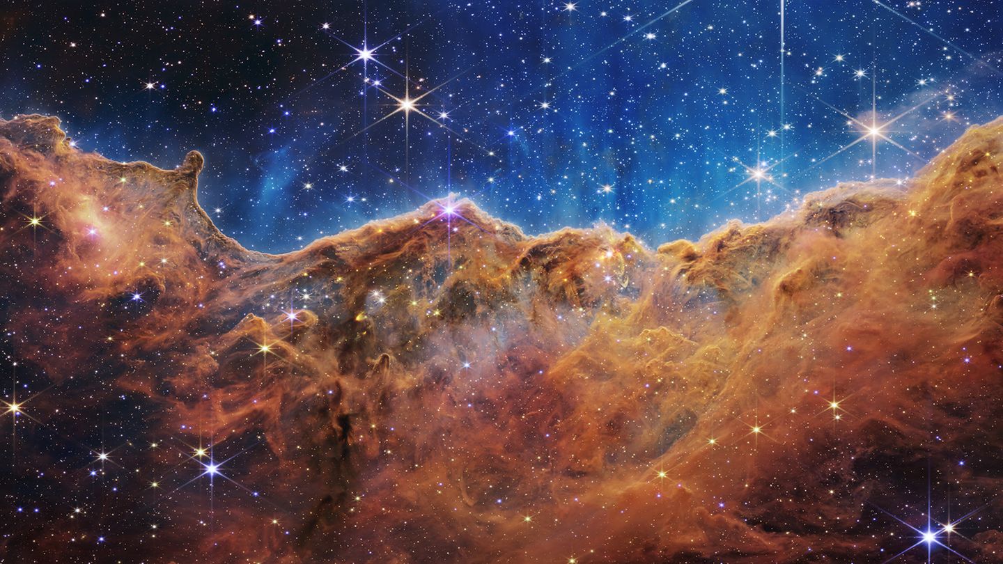 Der Carinanebel, fast 8000 Lichtjahre von der Erde entfernt, aufgenommen mit dem "James Webb"-Teleskop.