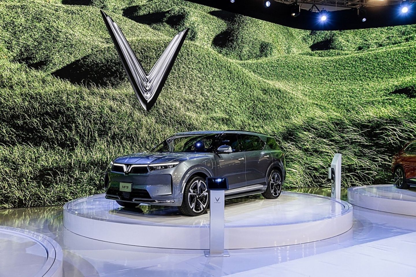 VinFast VF 9