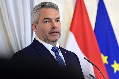 Österreichs Bundeskanzler Karl Nehammer bei einem Pressestatement im Bundeskanzleramt