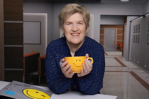 Die Lachtrainerin Carmen Goglin, 58