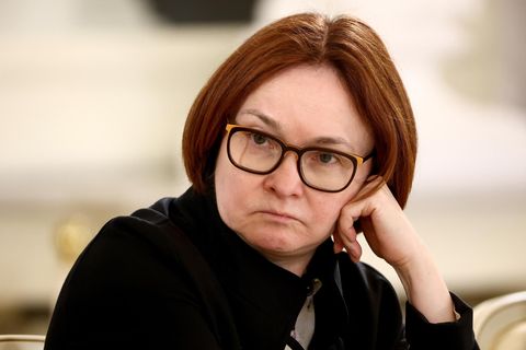Elvira Nabiullina hat den Rubel gegen den vereinten Westen verteidigt.