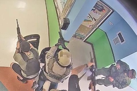 Schulmassaker von Uvalde: Neues Amok-Video bringt Polizei in Bedrängnis: "Die ganze Welt weiß, dass sie Feiglinge sind"