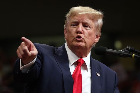 Donald Trump zeigt mit dem Finger