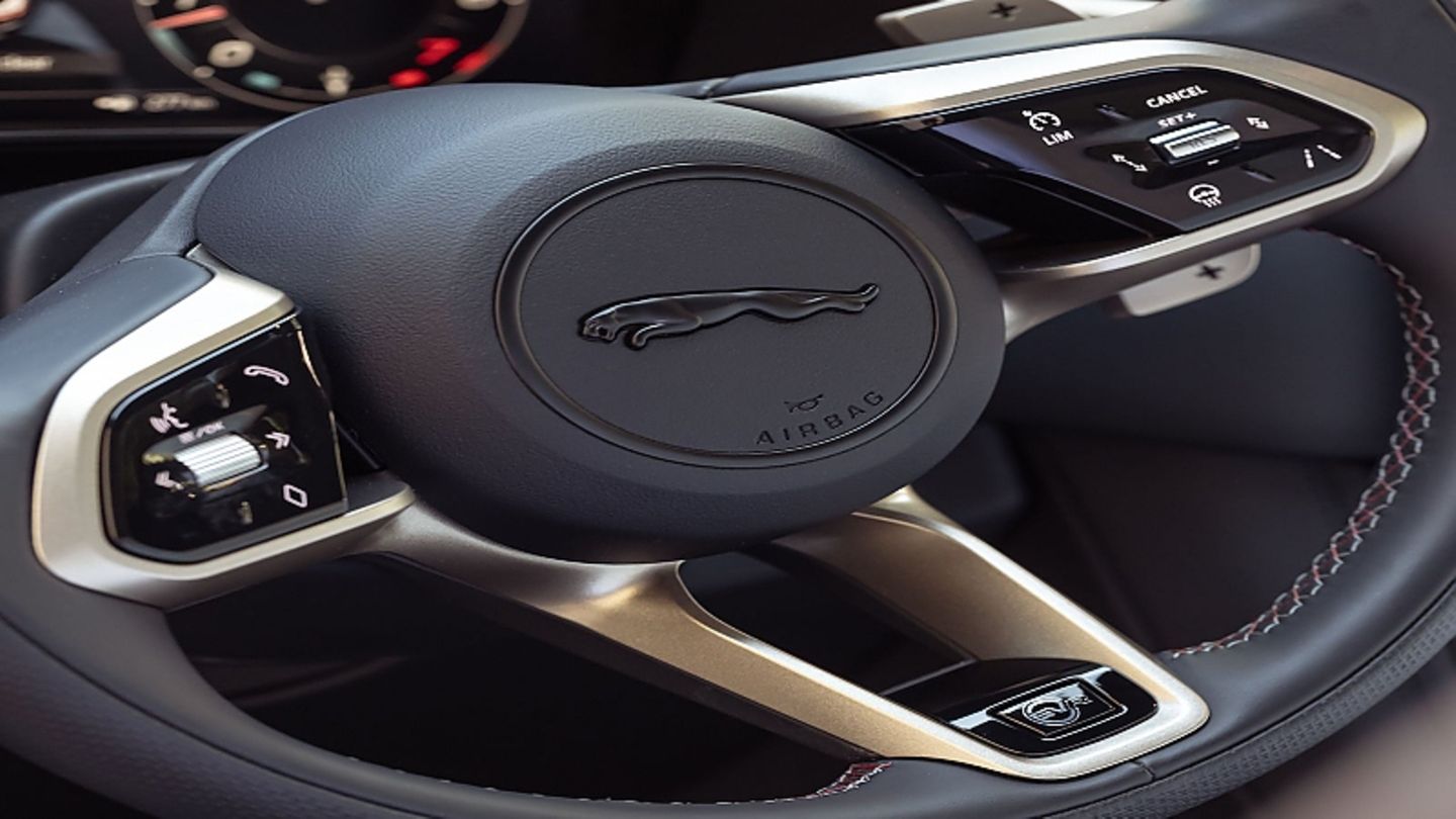 Jaguar F-PACE SVR Edition 1988