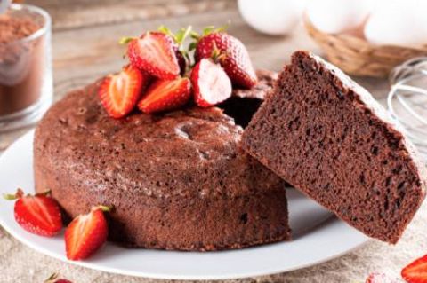 Omas Tricks: So wird trockener Kuchen wieder frisch