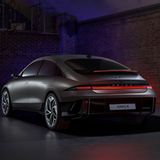 Der Hyundai Ioniq 6 erscheint mit einer stark abfallenden Dachlinie 