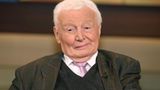 1983: Sein Buch "Machtwechsel. Die Ära Brandt-Scheel" stand 1982 und 1983 an der Spitze der "Spiegel"-Bestsellerliste. Im gleichen Jahr schloss die SPD den Historiker und Publizisten Arnulf Baring aus der Partei aus, weil Baring im Bundestagswahlkampf den FDP-Vorsitzenden Hans-Dietrich Genscher unterstützt hatte.