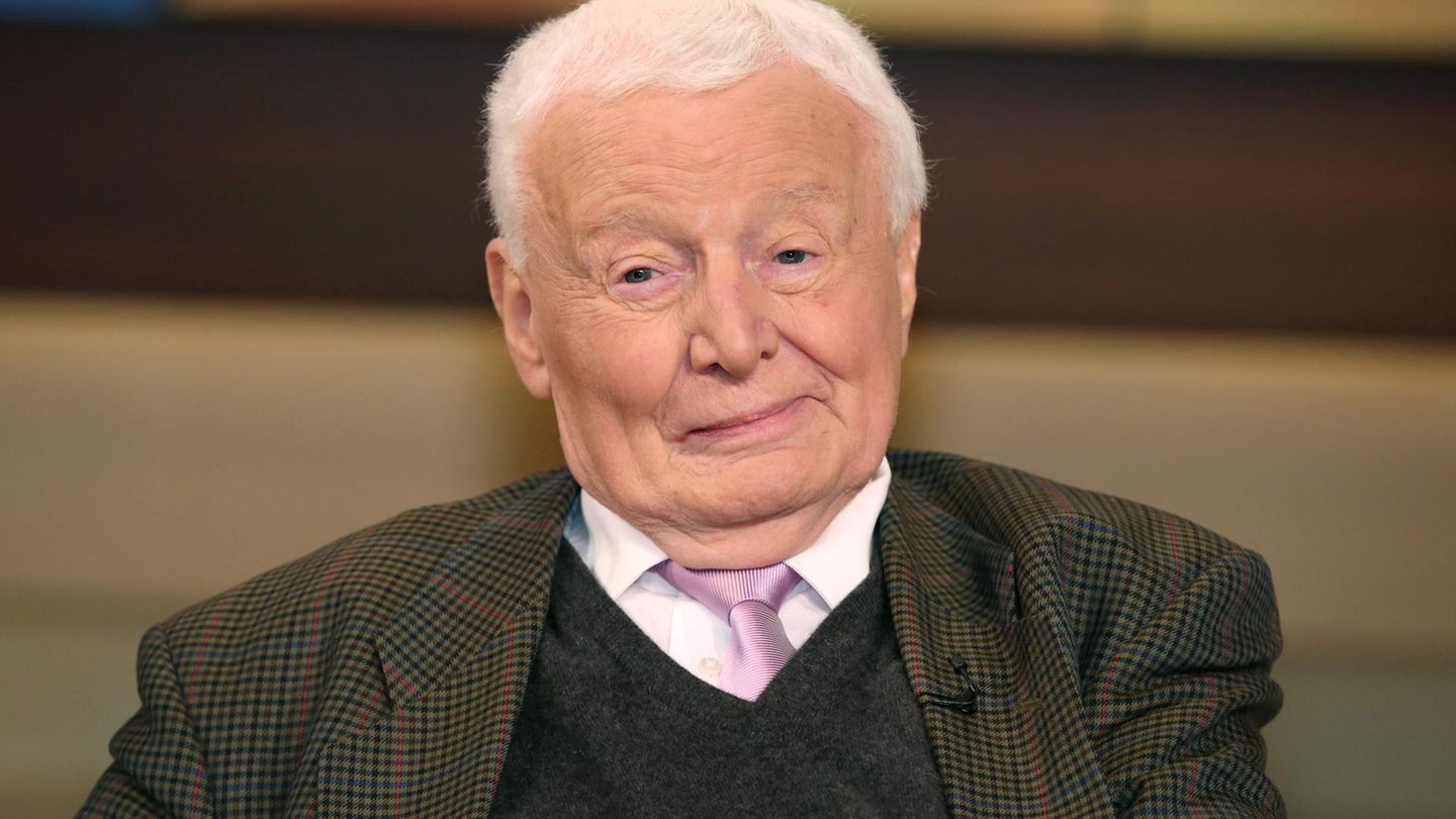 1983: Sein Buch "Machtwechsel. Die Ära Brandt-Scheel" stand 1982 und 1983 an der Spitze der "Spiegel"-Bestsellerliste. Im gleichen Jahr schloss die SPD den Historiker und Publizisten Arnulf Baring aus der Partei aus, weil Baring im Bundestagswahlkampf den FDP-Vorsitzenden Hans-Dietrich Genscher unterstützt hatte.