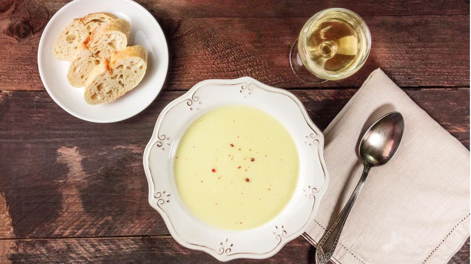 Die Südtiroler Weinsuppe Die Südtiroler Weinsuppe
