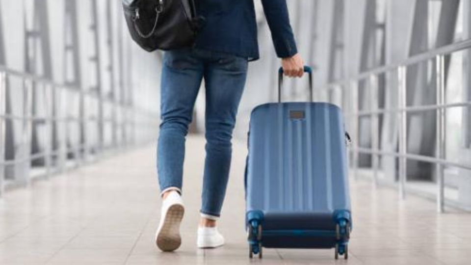 Bloggerin zeigt genialen Trick: So reisen Sie mit mehr Handgepäck