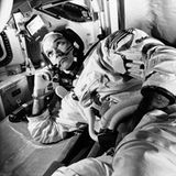 Astronaut Michael Collins ruht sich bei einer Trainingspause aus