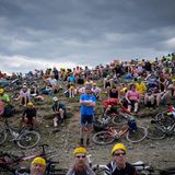 Die Zuschauer haben es da einfacher: Sie suchen sich in Ruhe ein ruhiges Plätzchen und schauen sich das große Leiden ganz entspannt an.