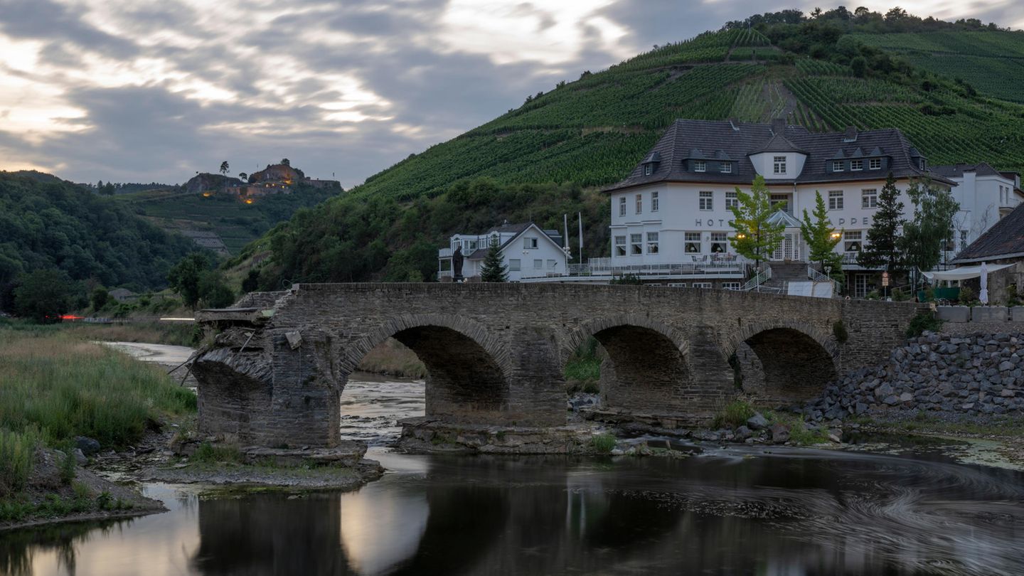 1 Jahr Ahr Historische Brücke
