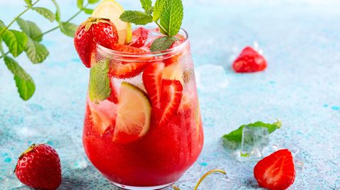 Dieser Erdbeer-Limetten-Eistee ist die beste Erfrischung an heißen Tagen