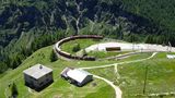 Rhätische Bahn in Kurve bei der Alp Grüm